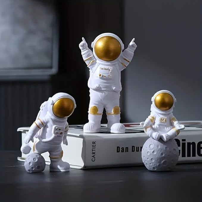 Resin Astronaut Spaceman Statue Ornament Home Office Desktop Figurine Decors