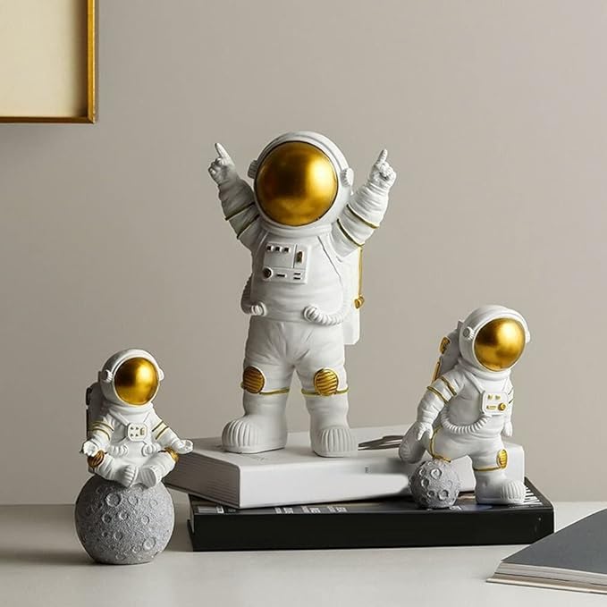 Resin Astronaut Spaceman Statue Ornament Home Office Desktop Figurine Decors